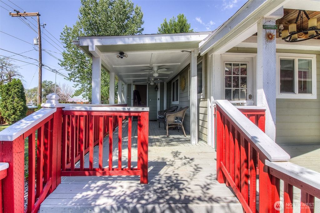 Photo of 7305 Mieras Road, Moxee, WA 98936 (MLS # 2545376)