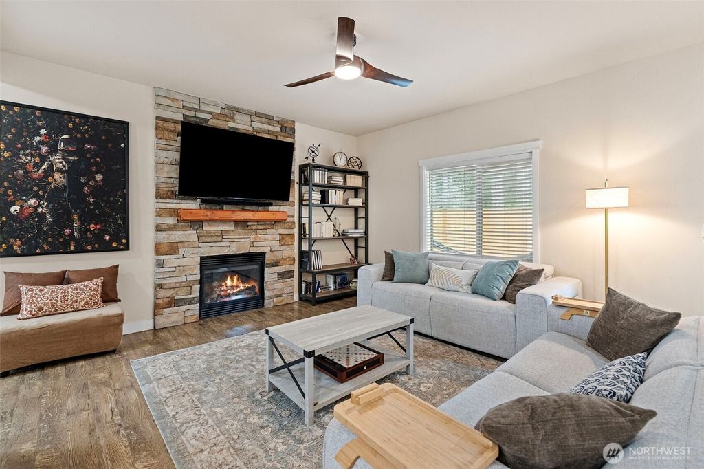 Photo of 901 SW Norpoint Court, Port Orchard, WA 98367 (MLS # 2507462)