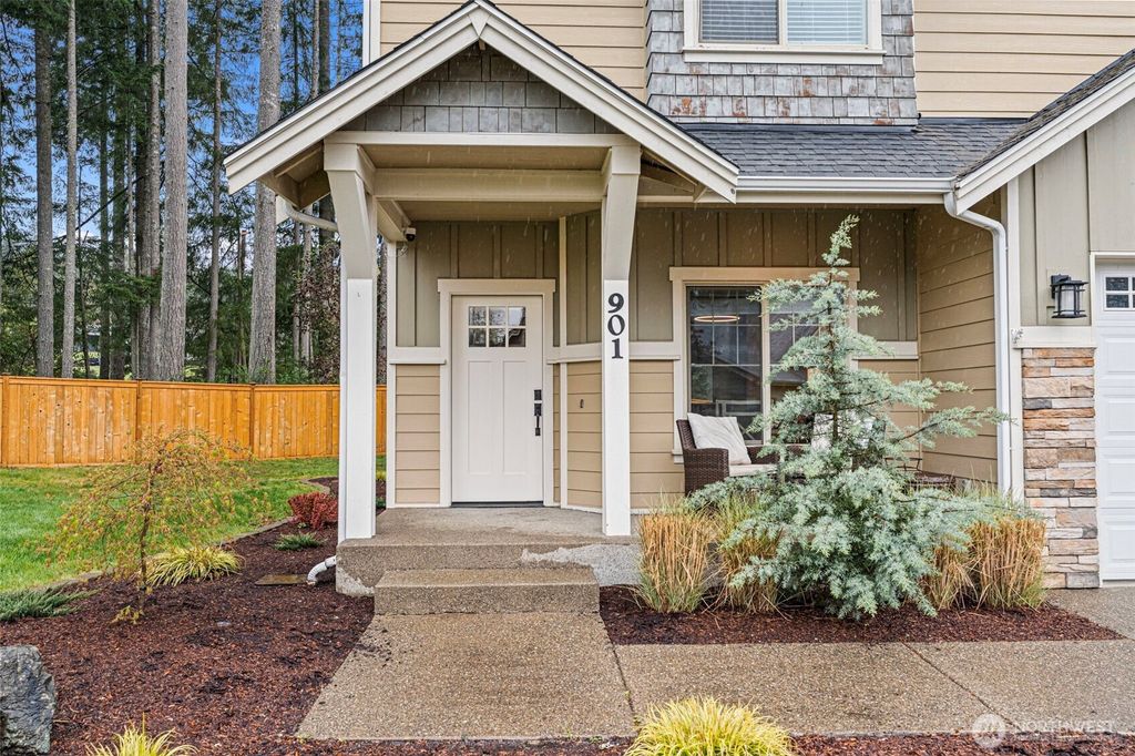 Photo of 901 SW Norpoint Court, Port Orchard, WA 98367 (MLS # 2507462)