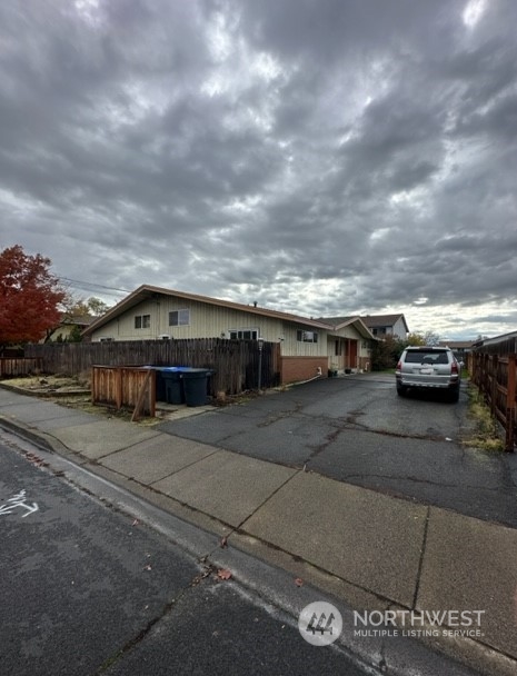 1808 Evergreen Street