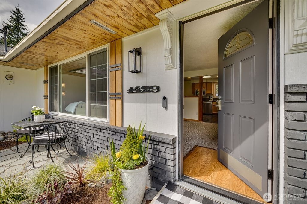 Photo of 1429 138th Street SE, Mill Creek, WA 98012 (MLS # 2358316)