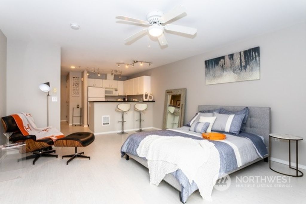 Photo of 1323 BOREN Avenue #512, Seattle, WA 98101 (MLS # 2041234)