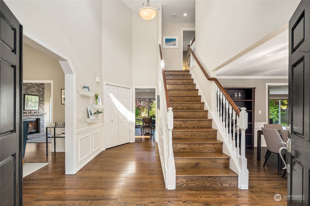 Photo of 4622 191st Place NE, Sammamish, WA 98074 (MLS # 2133841)