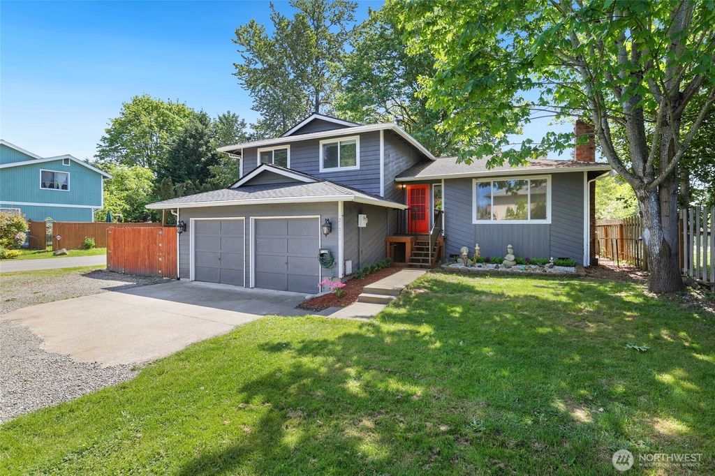 Photo of 21871 SE 267th Street, Maple Valley, WA 98038 (MLS # 2522330)