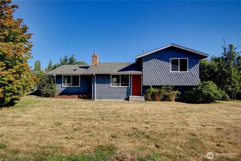 Photo of 1214 36th Street, Anacortes, WA 98221 (MLS # 2423479)