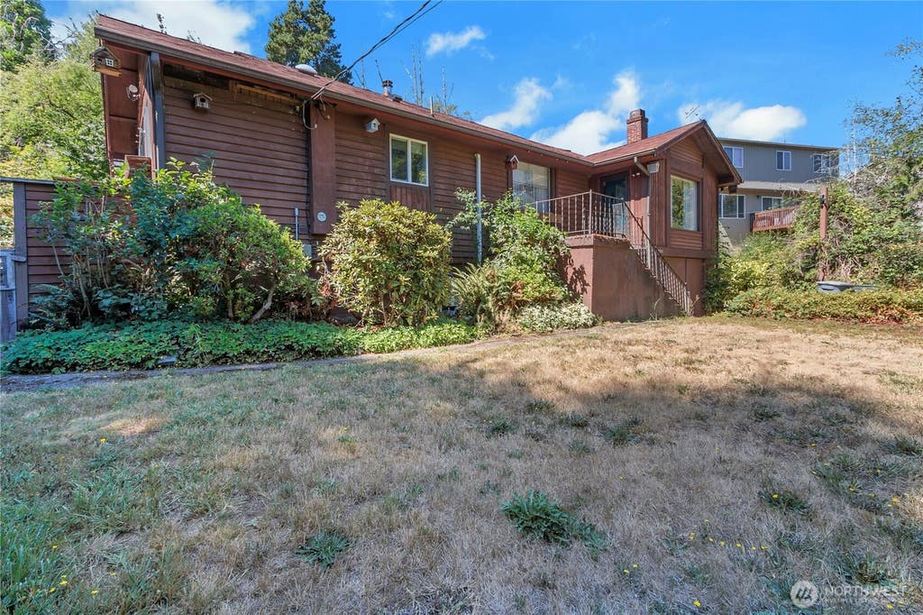 Photo of 18404 14th Avenue E, Spanaway, WA 98387 (MLS # 2572324)