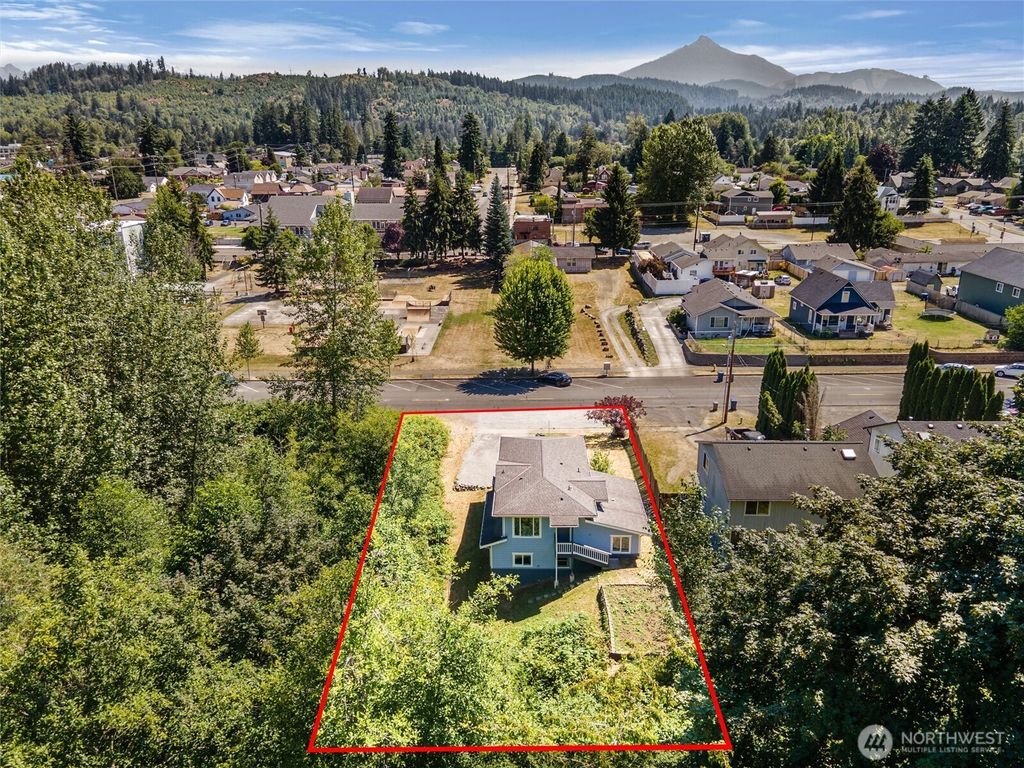 Photo of 300 Cascade Avenue, Granite Falls, WA 98252 (MLS # 2385337)