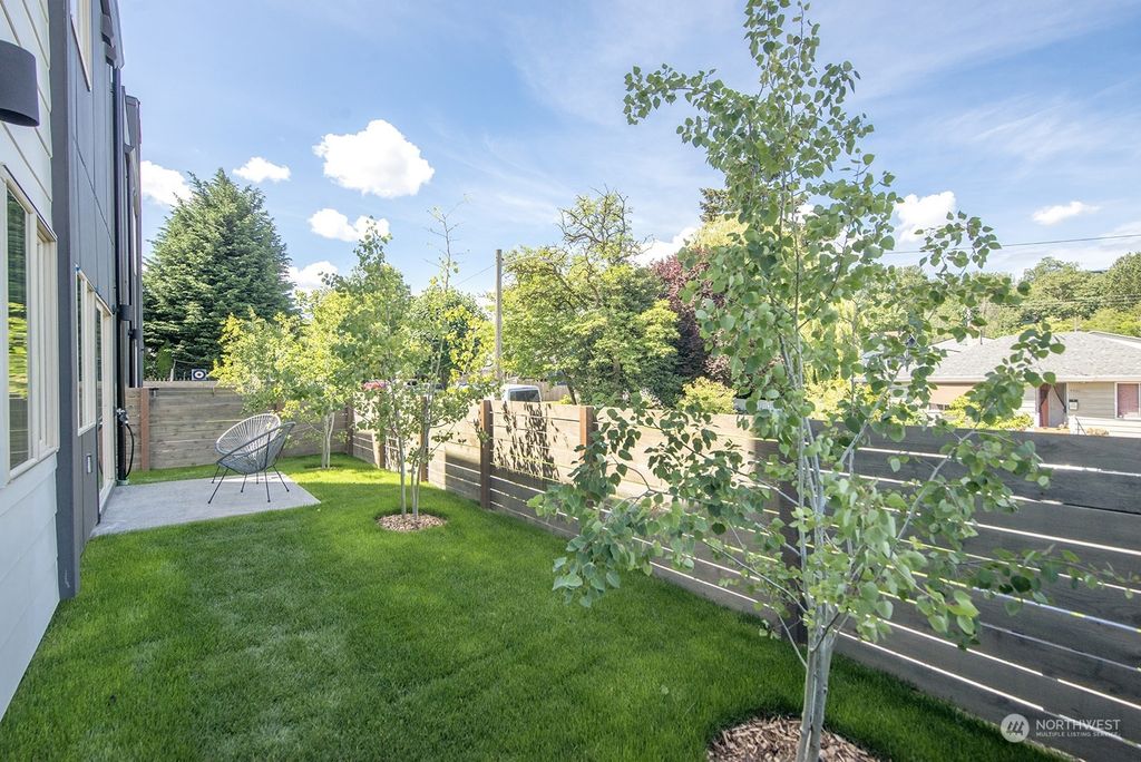 Photo of 5043 25th Avenue SW, Seattle, WA 98106 (MLS # 2263791)