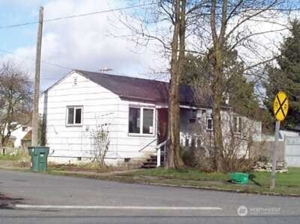 Photo of 400 6th Street, Snohomish, WA 98290 (MLS # 2429898)