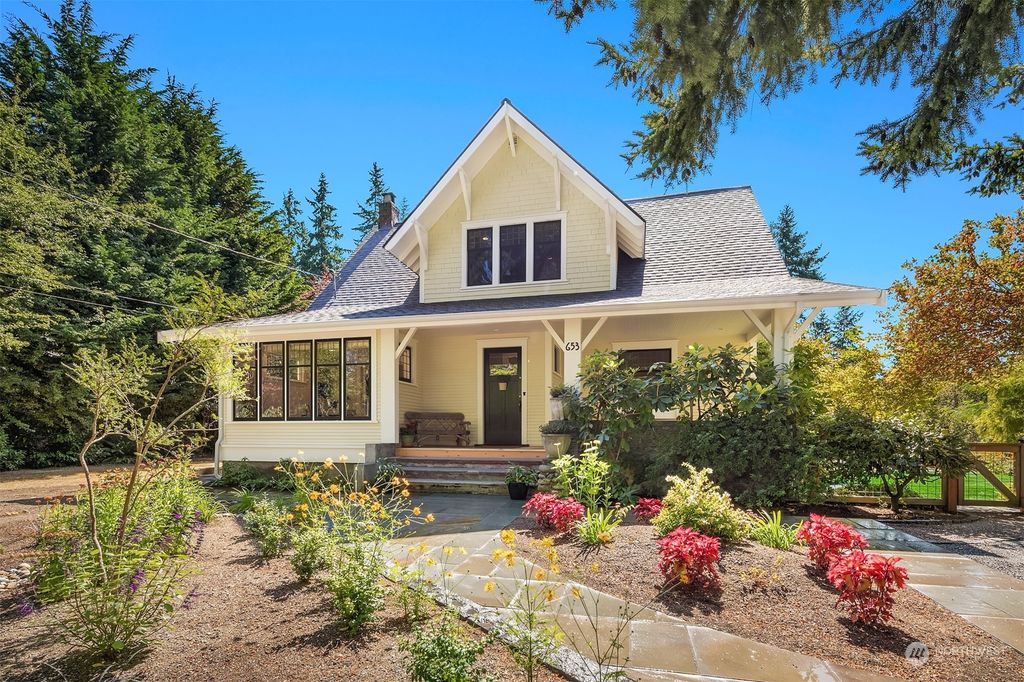 Photo of 653 NW 180th Street, Shoreline, WA 98177 (MLS # 2157880)