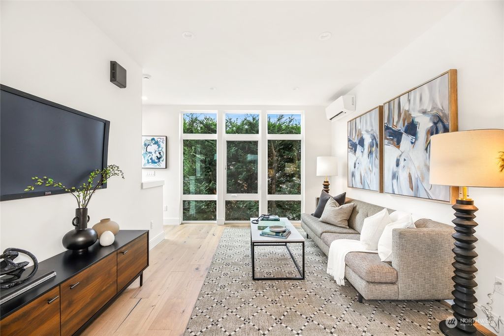 Photo of 127 29th Avenue #B, Seattle, WA 98122 (MLS # 2179455)