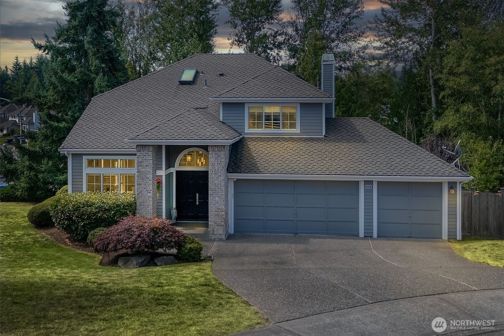 Photo of 4905 NE 19th Court, Renton, WA 98059 (MLS # 2417296)