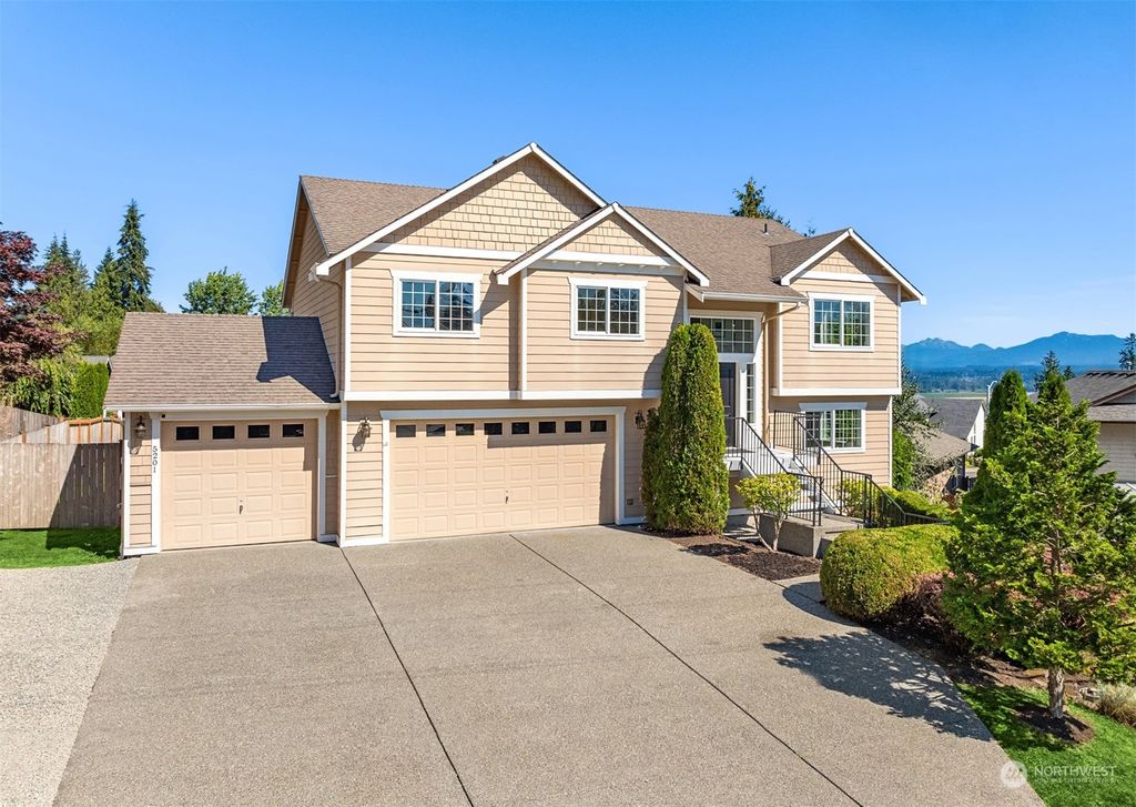 Photo of 5201 116th Street SE, Everett, WA 98208 (MLS # 2286935)