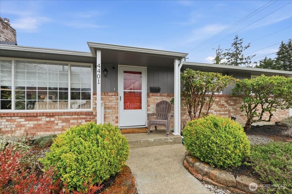 Photo of 4401 N 25th Street, Tacoma, WA 98406 (MLS # 2496072)