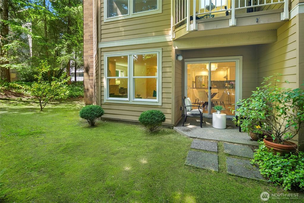 Photo of 14633 NE 40th Street #K7, Bellevue, WA 98007 (MLS # 2375708)