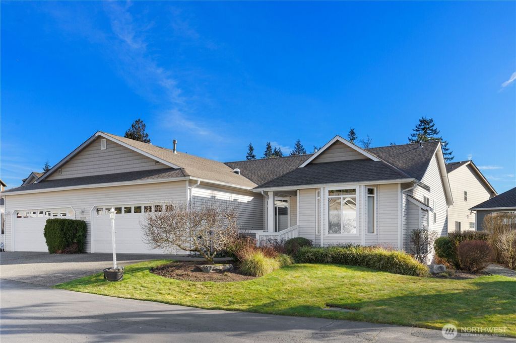 Photo of 13619 Beverly Park Road #2B, Lynnwood, WA 98087 (MLS # 2341317)