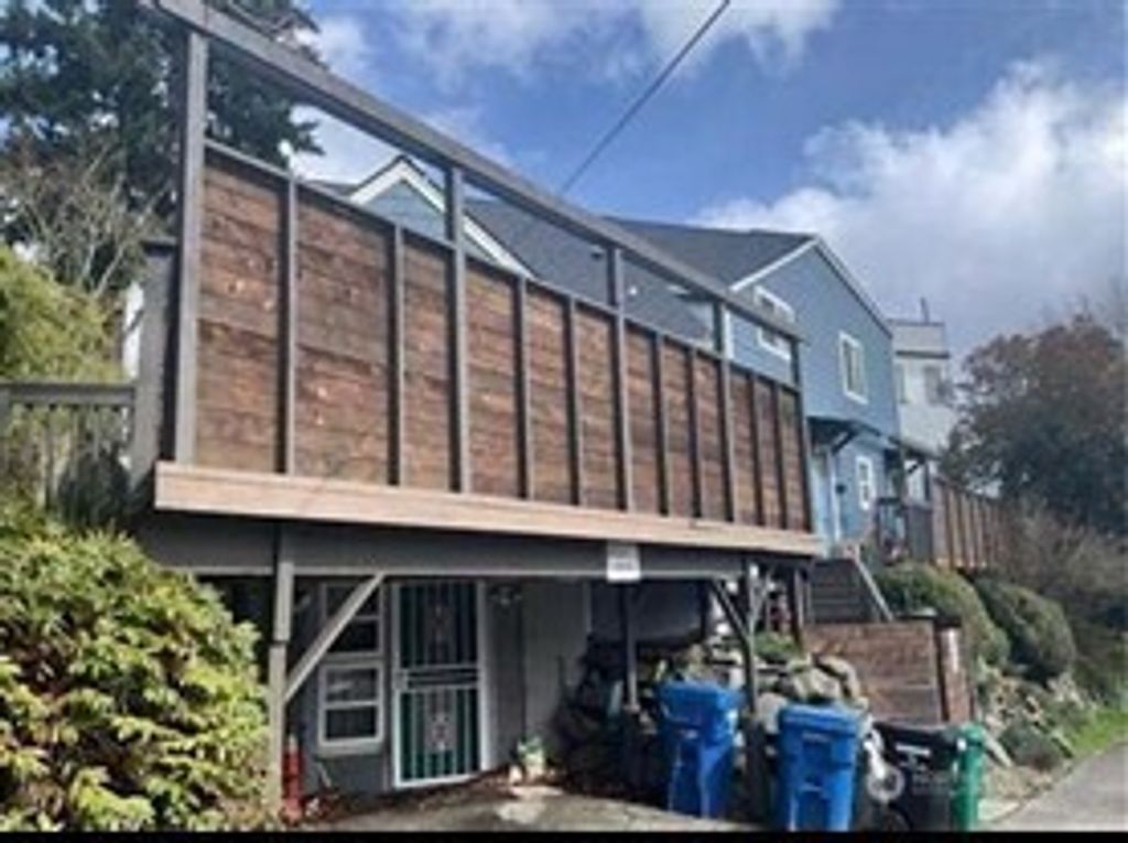 Photo of 4909 Green Lake Way Way N, Seattle, WA 98103 (MLS # 2425763)