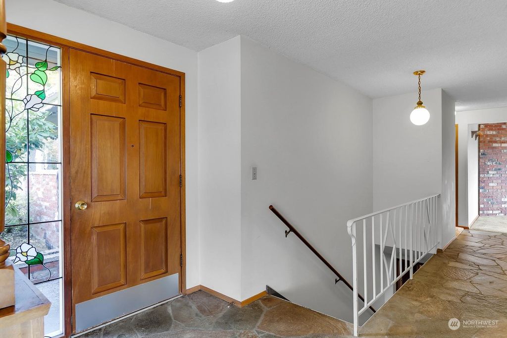 Photo of 1035 NW 197th Place, Shoreline, WA 98177 (MLS # 2171844)