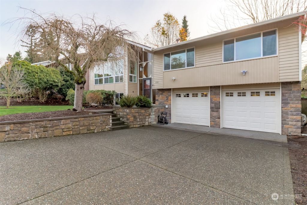 Photo of 15721 SE 171st Place, Renton, WA 98058 (MLS # 2319022)