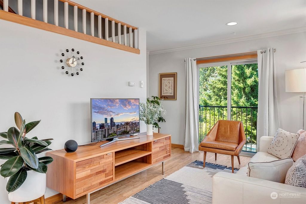 Photo of 9427 35th Avenue SW #A, Seattle, WA 98126 (MLS # 2290033)