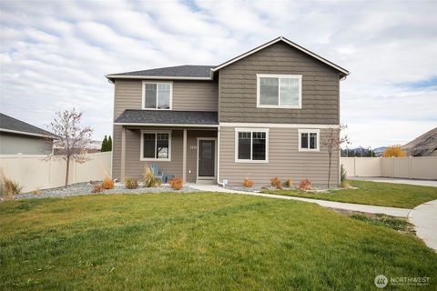 Photo of 1735 Skeena Court, Wenatchee, WA 98801 (MLS # 2452577)