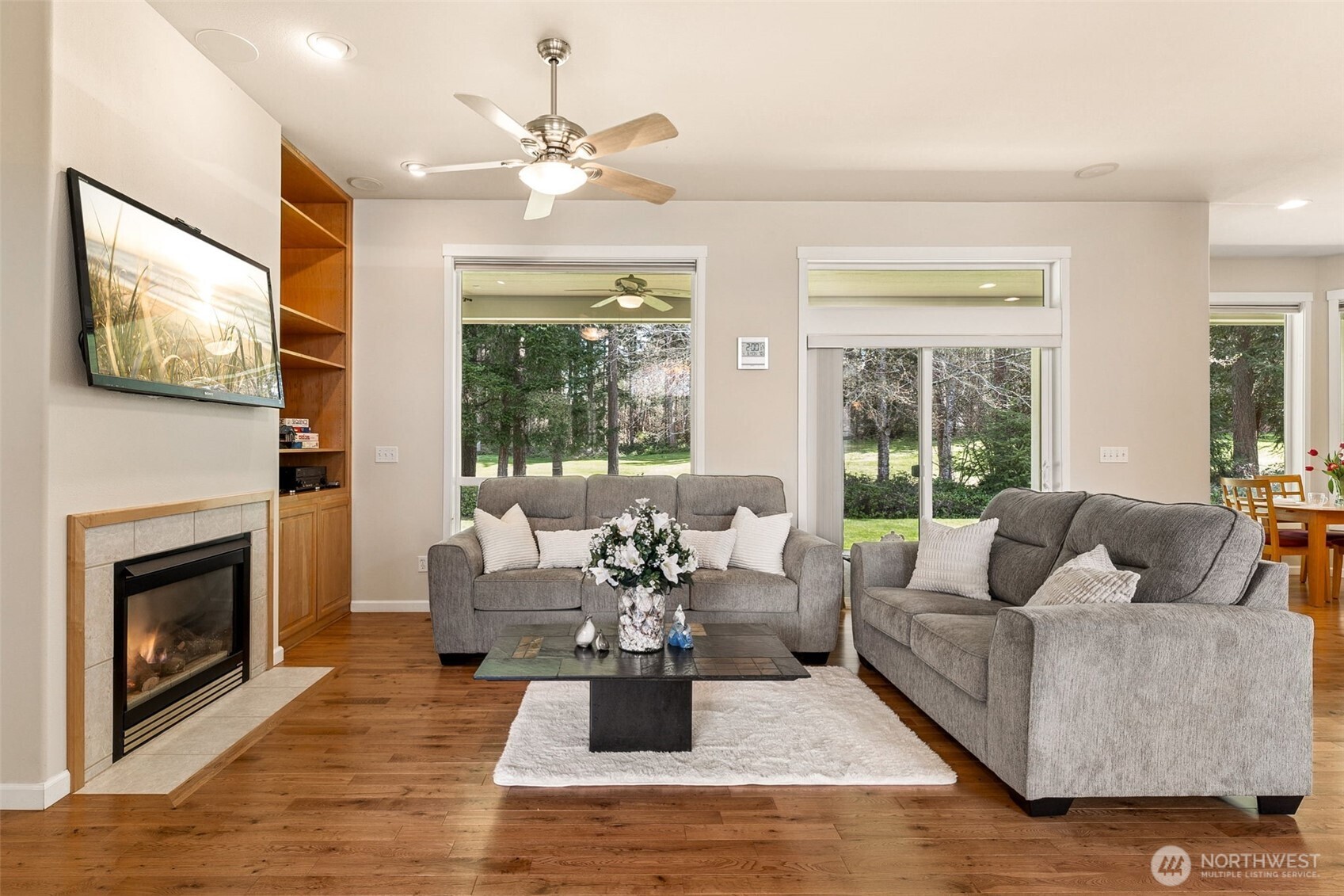 4202 Campus Green Loop NE