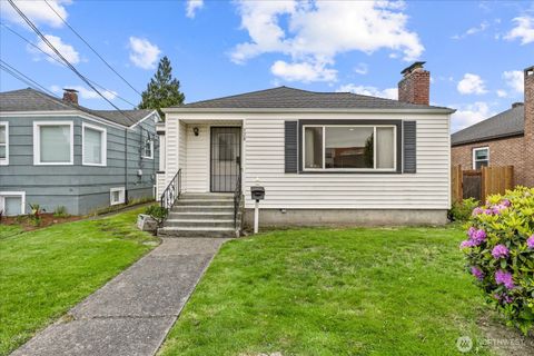 Photo of 328 Garden Avenue N, Renton, WA 98057 (MLS # 2526310)