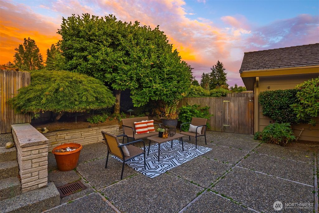 Photo of 6805 83rd Avenue SE, Mercer Island, WA 98040 (MLS # 2415450)
