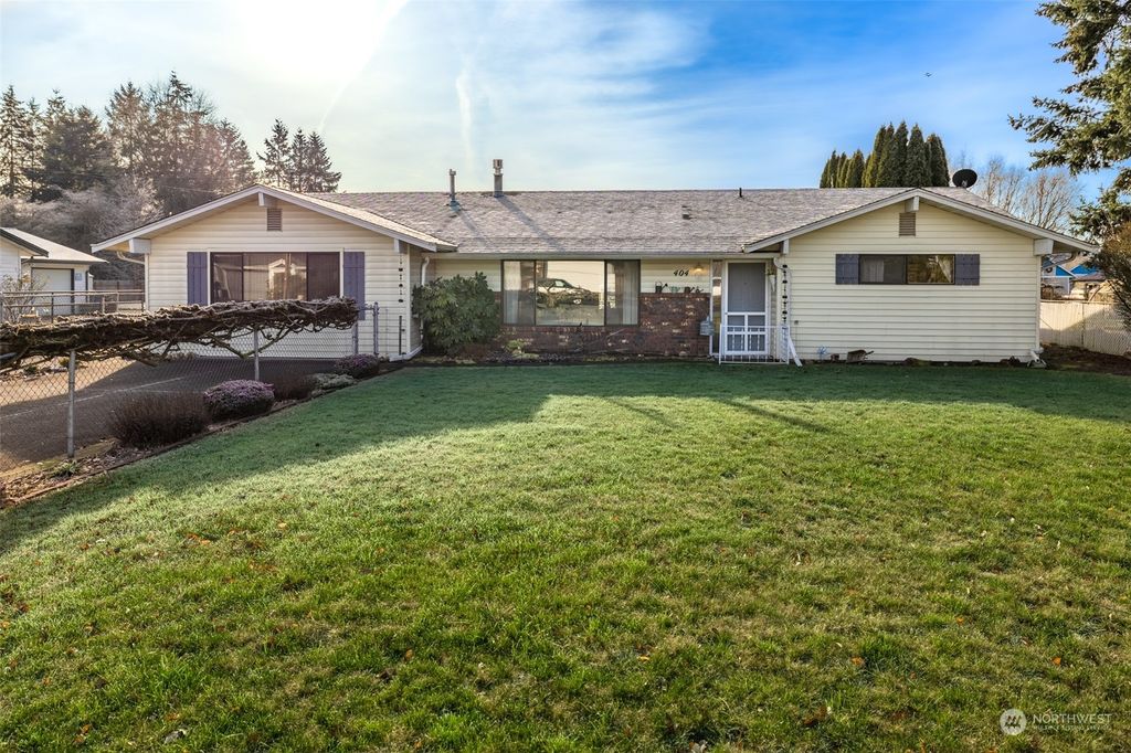 Photo of 404 4th Avenue SE, Pacific, WA 98047 (MLS # 2325762)