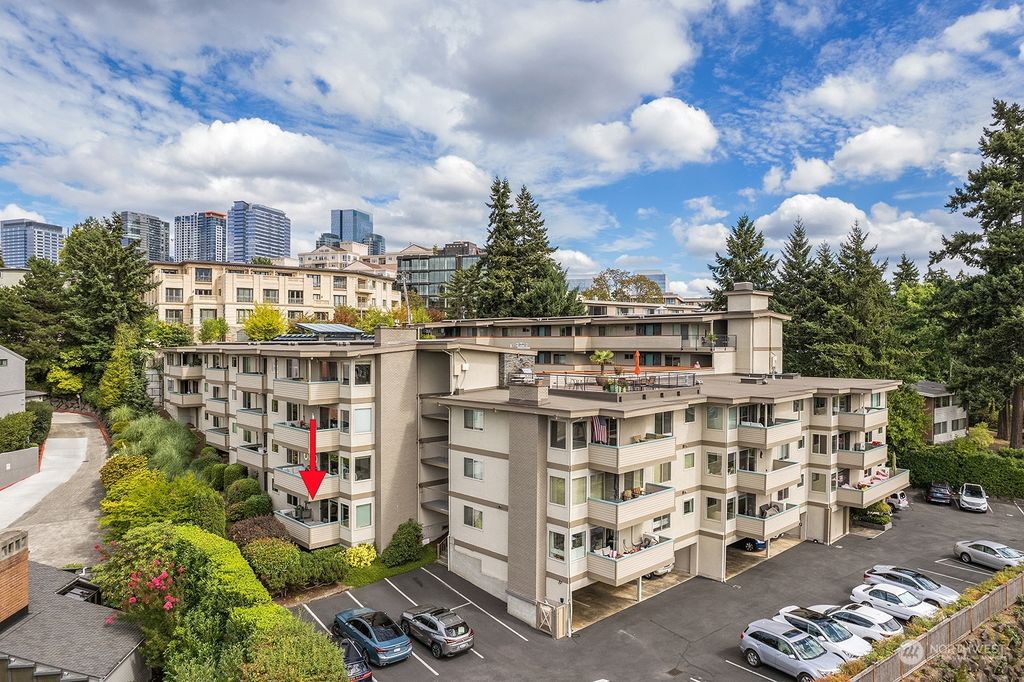 Photo of 9951 Lake Washington Boulevard NE #11, Bellevue, WA 98004 (MLS # 2204109)