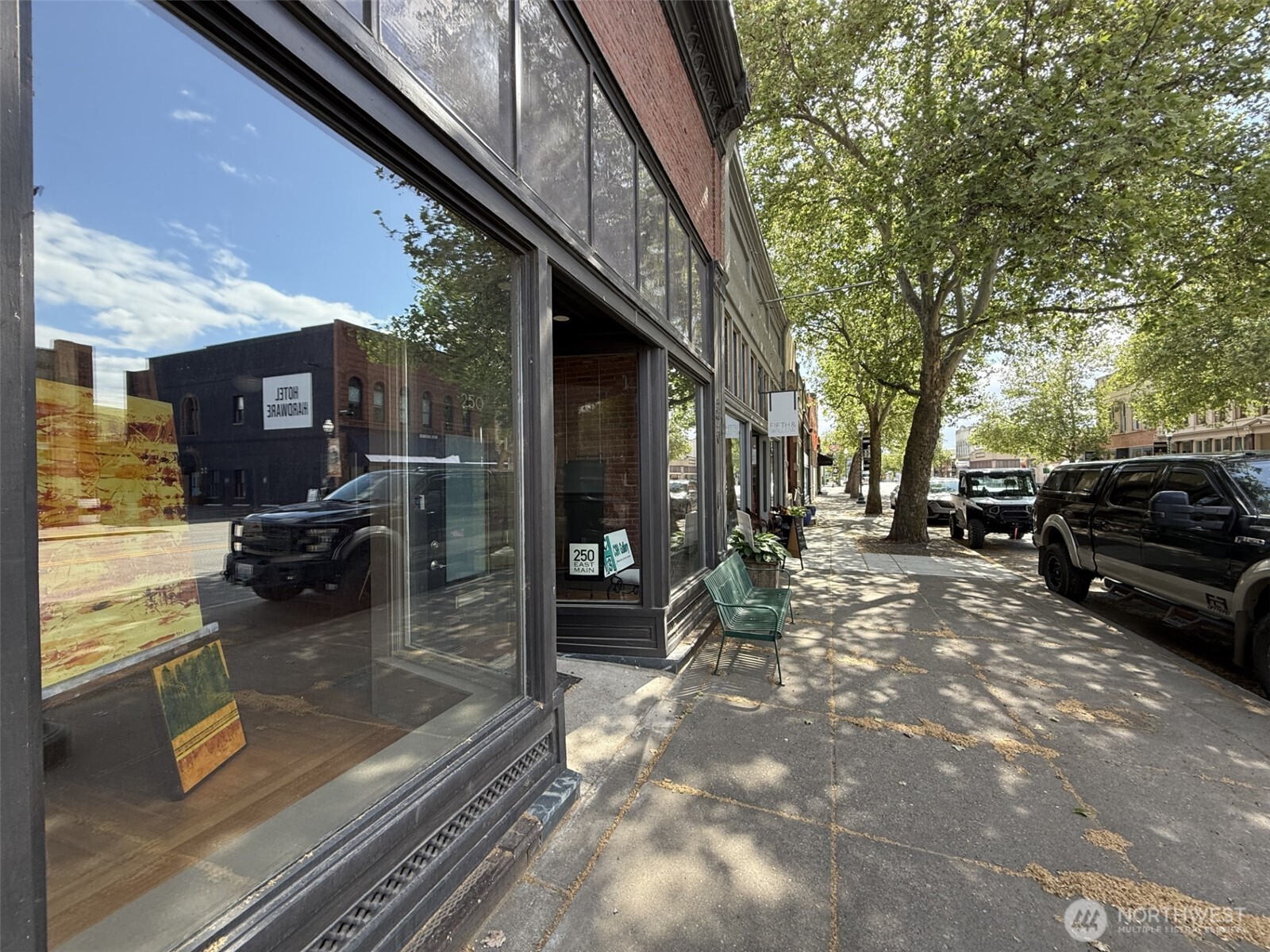 250 E Main Street