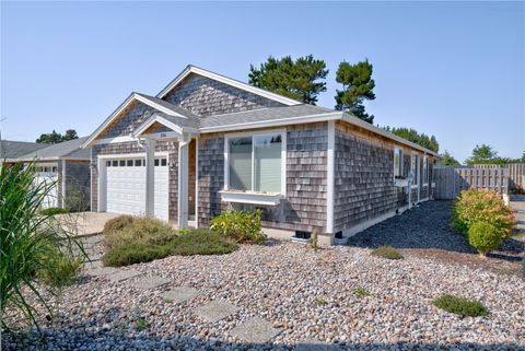 Photo of 206 Pioneer Rd W Rd, Long Beach, WA 98631 (MLS # 2196332)