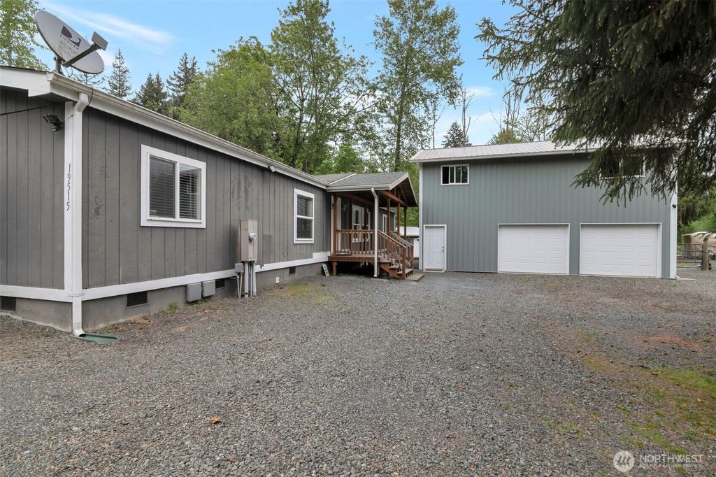 Photo of 19515 95th Avenue NE, Arlington, WA 98223 (MLS # 2521851)