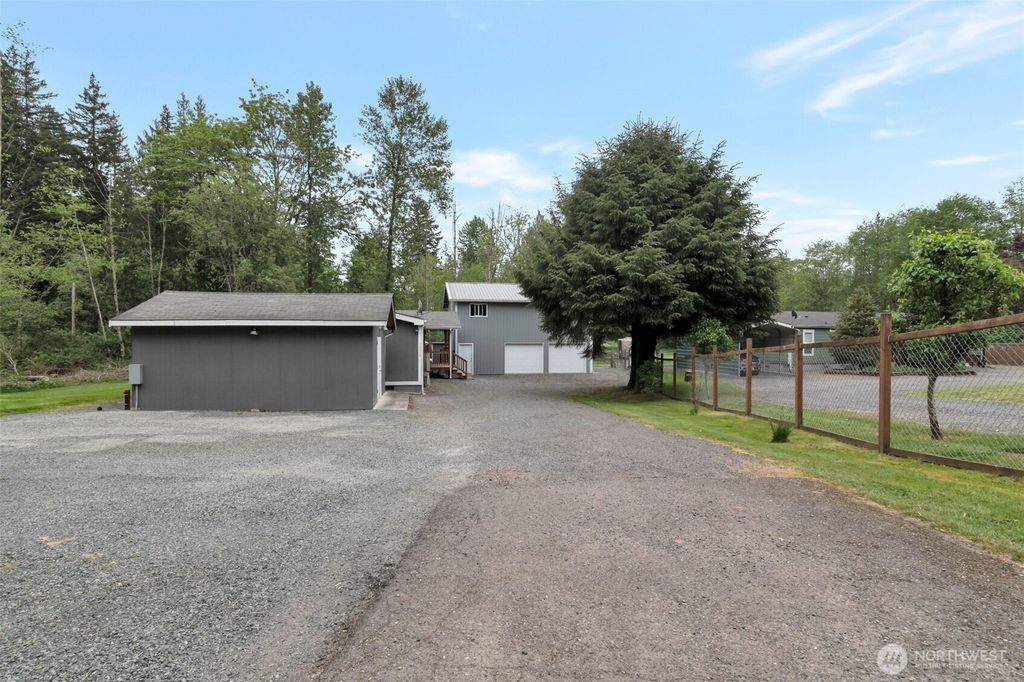 Photo of 19515 95th Avenue NE, Arlington, WA 98223 (MLS # 2521851)