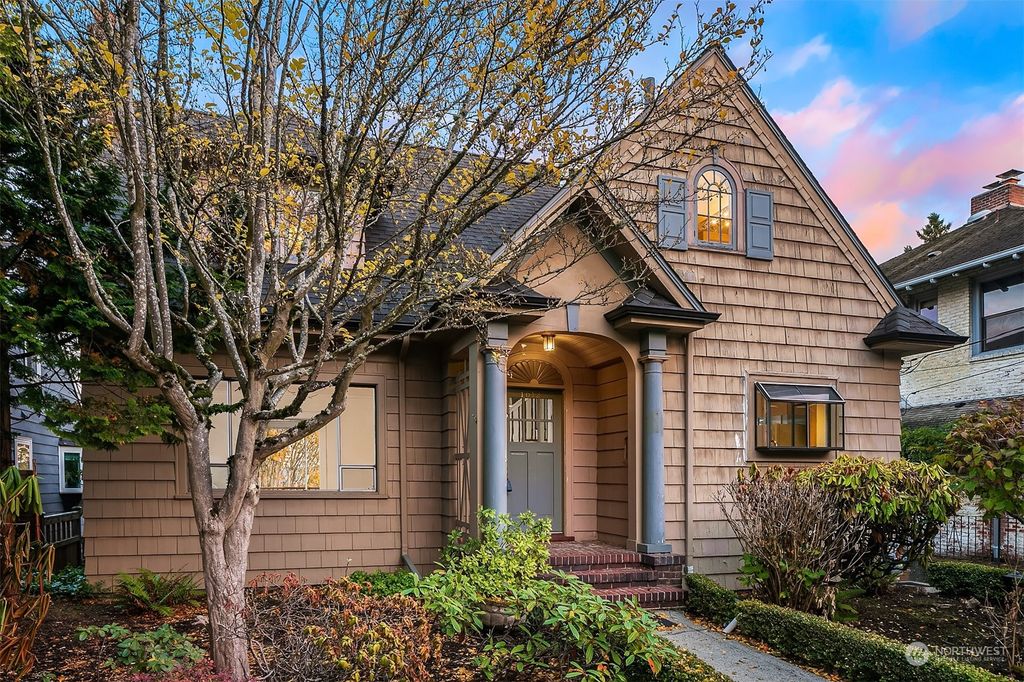 Photo of 1612 5th Avenue N, Seattle, WA 98109 (MLS # 2015772)