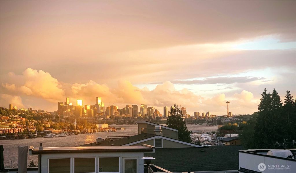 Photo of 3940 B 1st Avenue NE, Seattle, WA 98105 (MLS # 2394385)