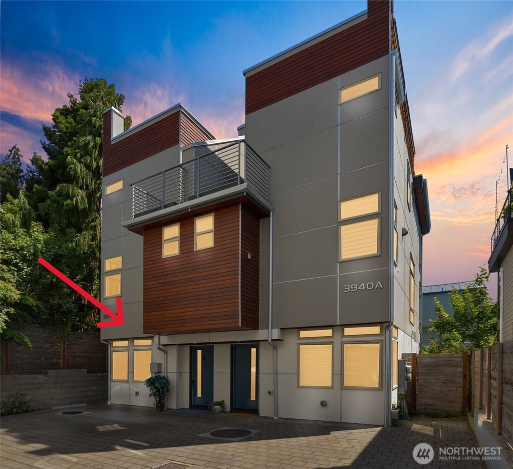 Photo of 3940 B 1st Avenue NE, Seattle, WA 98105 (MLS # 2394385)