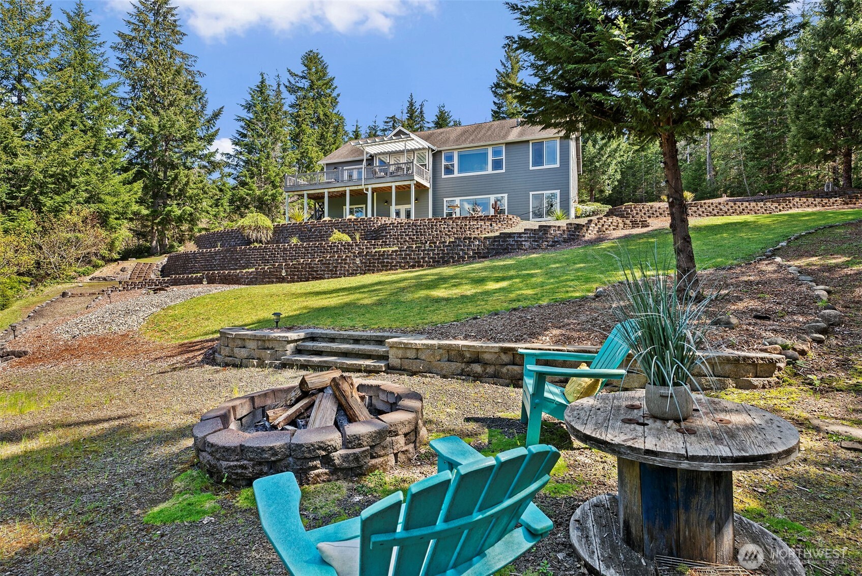 341 W Reeves Hill Drive