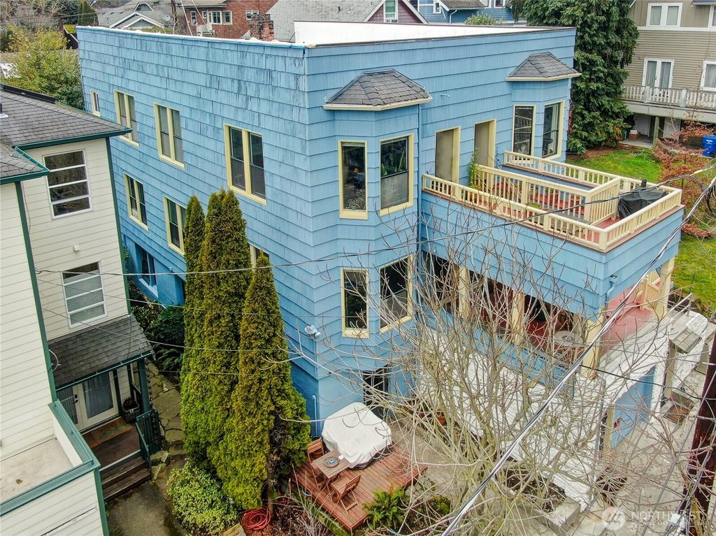 Photo of 4121 Dayton Avenue N, Seattle, WA 98103 (MLS # 2338205)