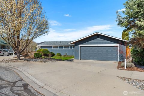Photo of 1320 Seneca Street, Wenatchee, WA 98801 (MLS # 2503344)