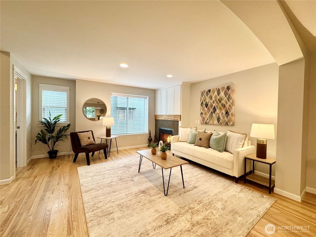 Photo of 2138 N 113th Street #B, Seattle, WA 98133 (MLS # 2546550)