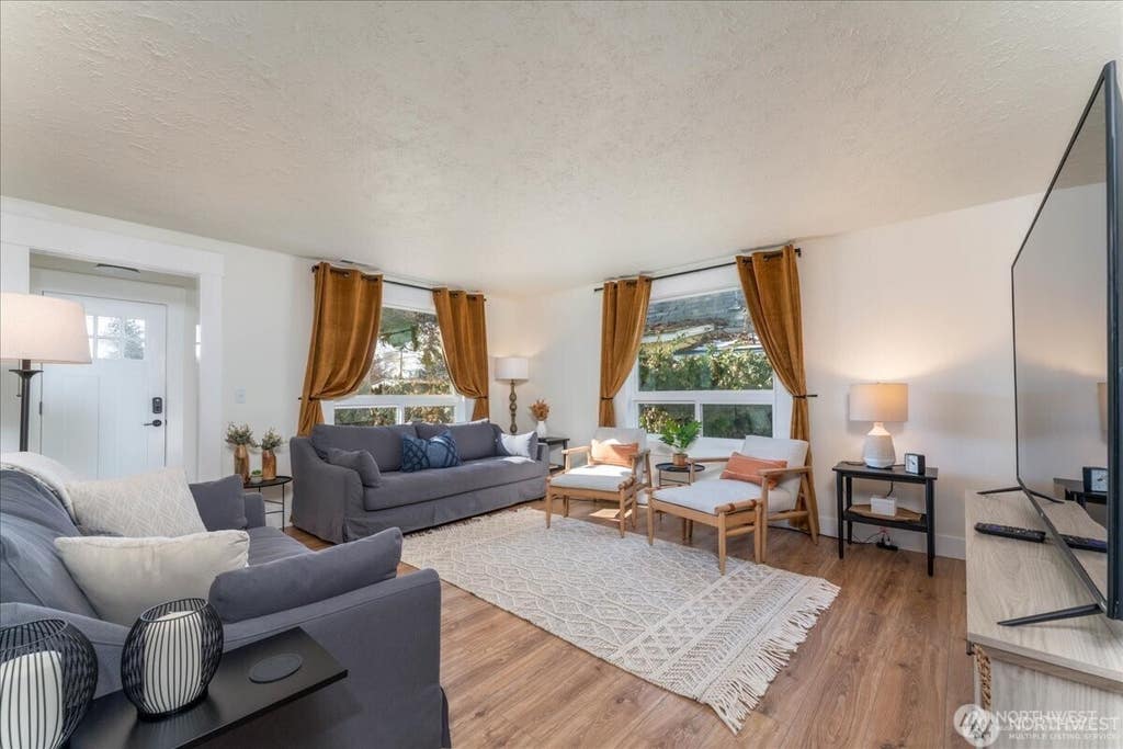 Photo of 507 E Wapato Avenue, Chelan, WA 98816 (MLS # 2570273)