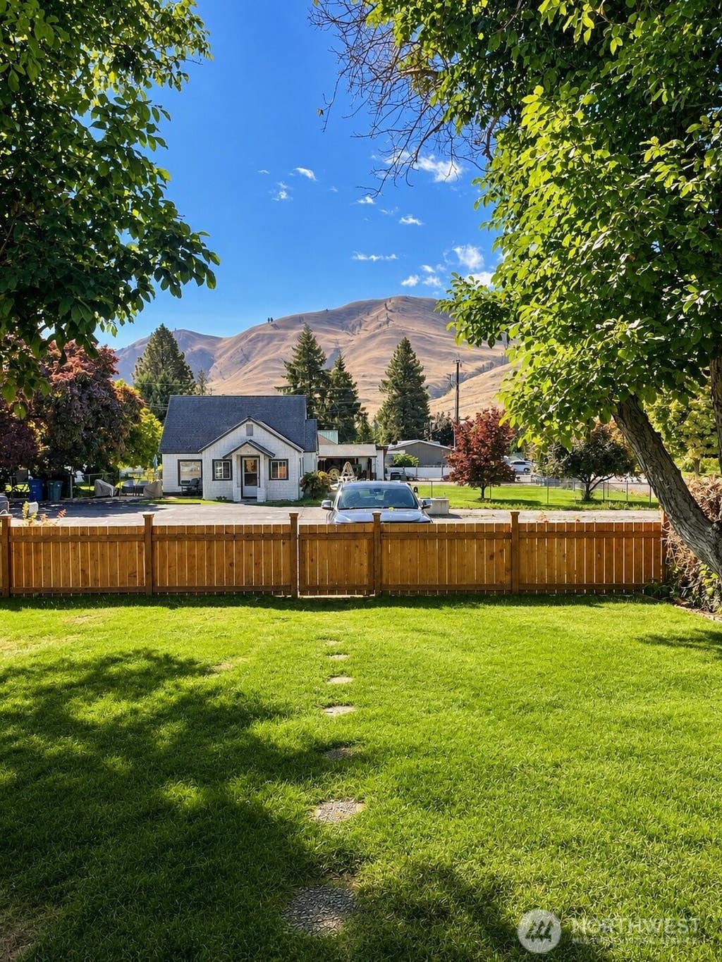 Photo of 507 E Wapato Avenue, Chelan, WA 98816 (MLS # 2570273)