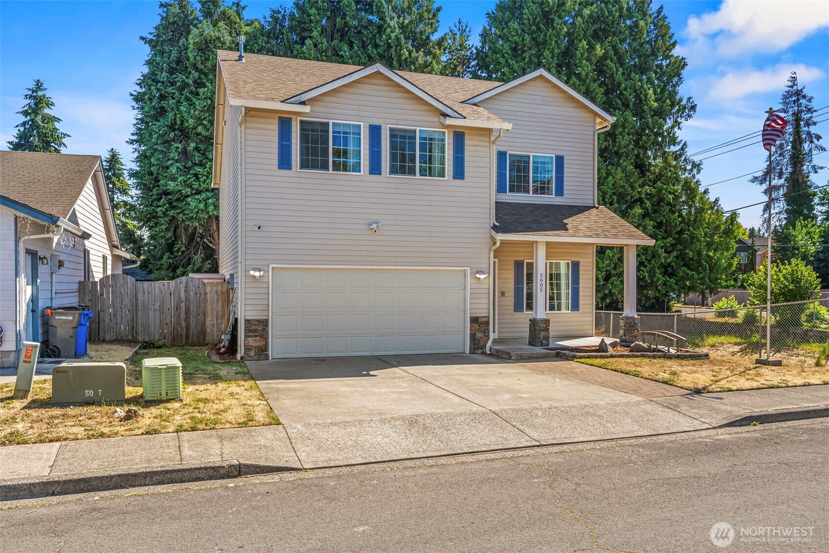 5605 NE 55th Circle