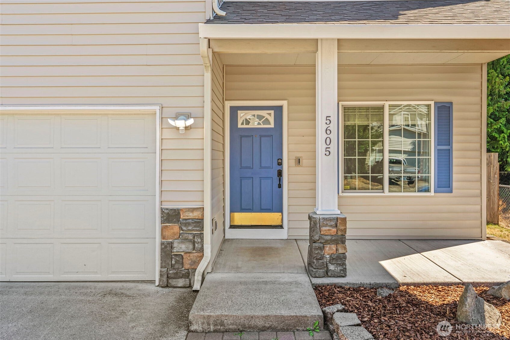 5605 NE 55th Circle