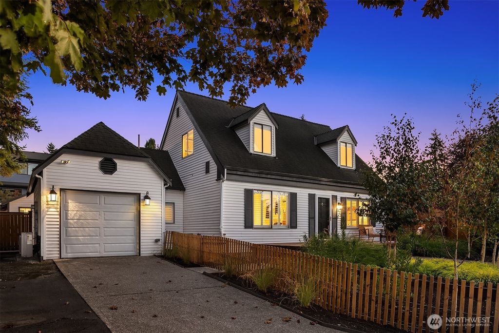 Photo of 8423 NE 131st Place, Kirkland, WA 98034 (MLS # 2436261)