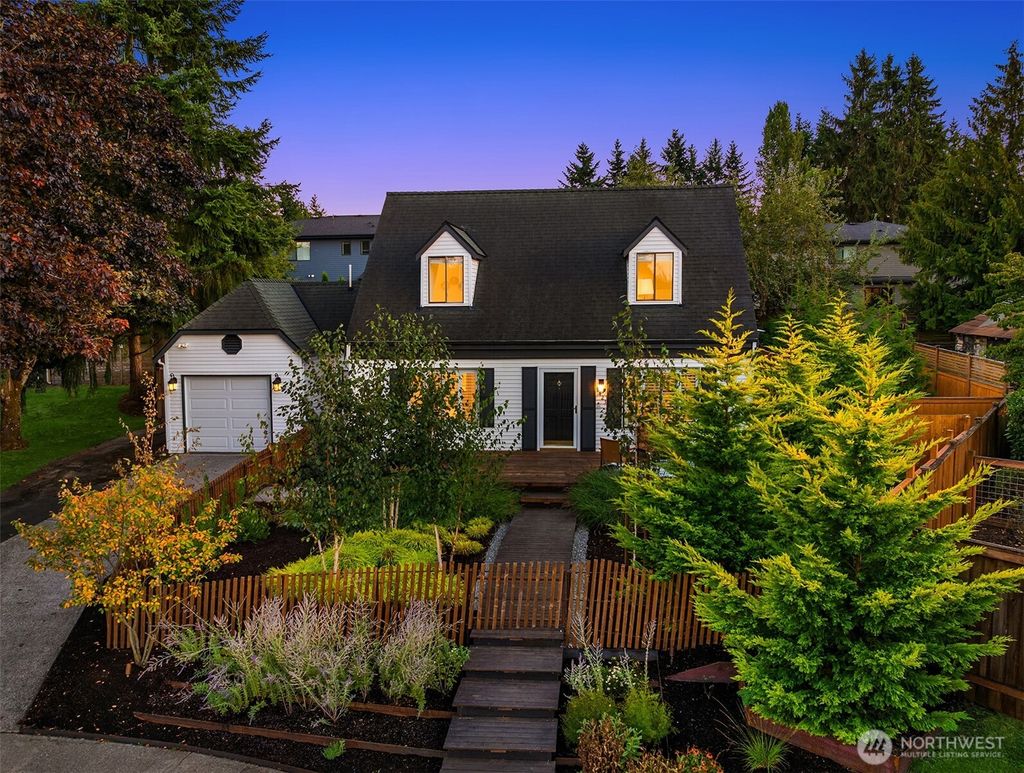 Photo of 8423 NE 131st Place, Kirkland, WA 98034 (MLS # 2436261)
