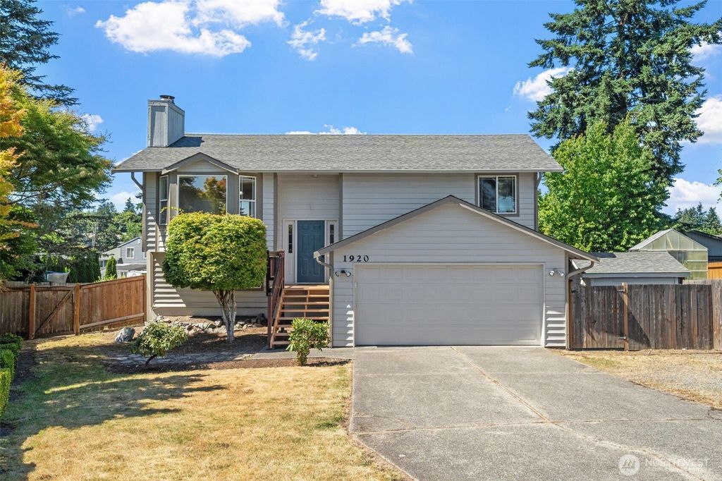 Photo of 1920 SW 354th Street, Federal Way, WA 98023 (MLS # 2400865)