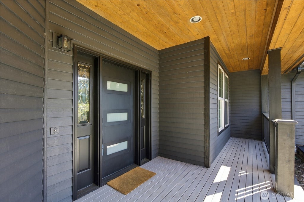 Photo of 31728 SE Issaquah Fall City Road, Fall City, WA 98024 (MLS # 2584795)