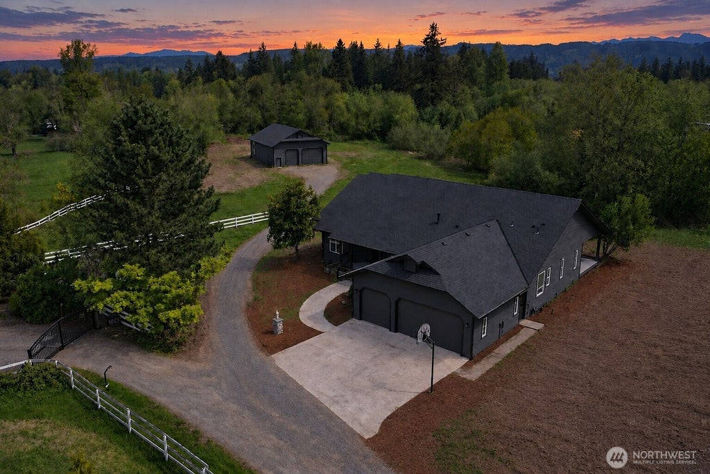 Photo of 31728 SE Issaquah Fall City Road, Fall City, WA 98024 (MLS # 2584795)
